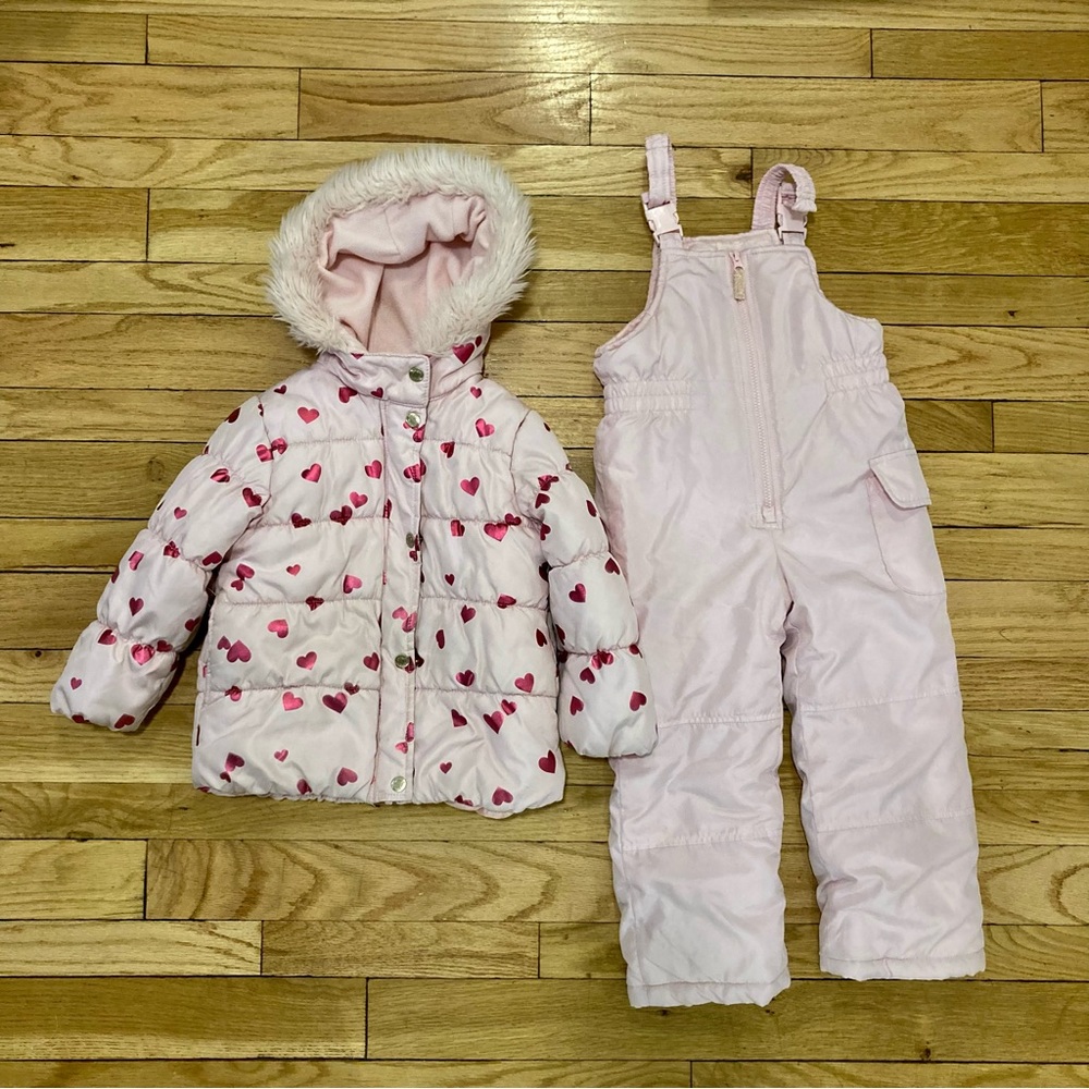 Carter’s 2-Piece Pink Heart Snowsuit EUC